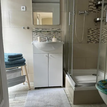 Apartment Neu Direkt Im Ort Und Ruhig Am Woerthersee *
